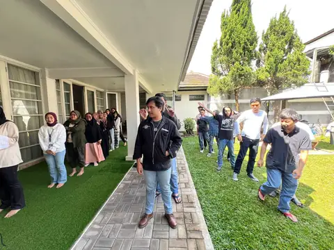 Suasana kerja tim DHealth 4
