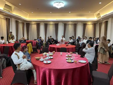 Suasana kerja tim DHealth 5